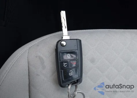 2018 Volkswagen Tiguan 2.0T S из США, поврежденный, VIN 3VV0B7AX4JM010819